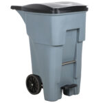 Rubbermaid 1971968 contenedor brute roll-out step-on con capacidad para 65 galones, color gris 4
